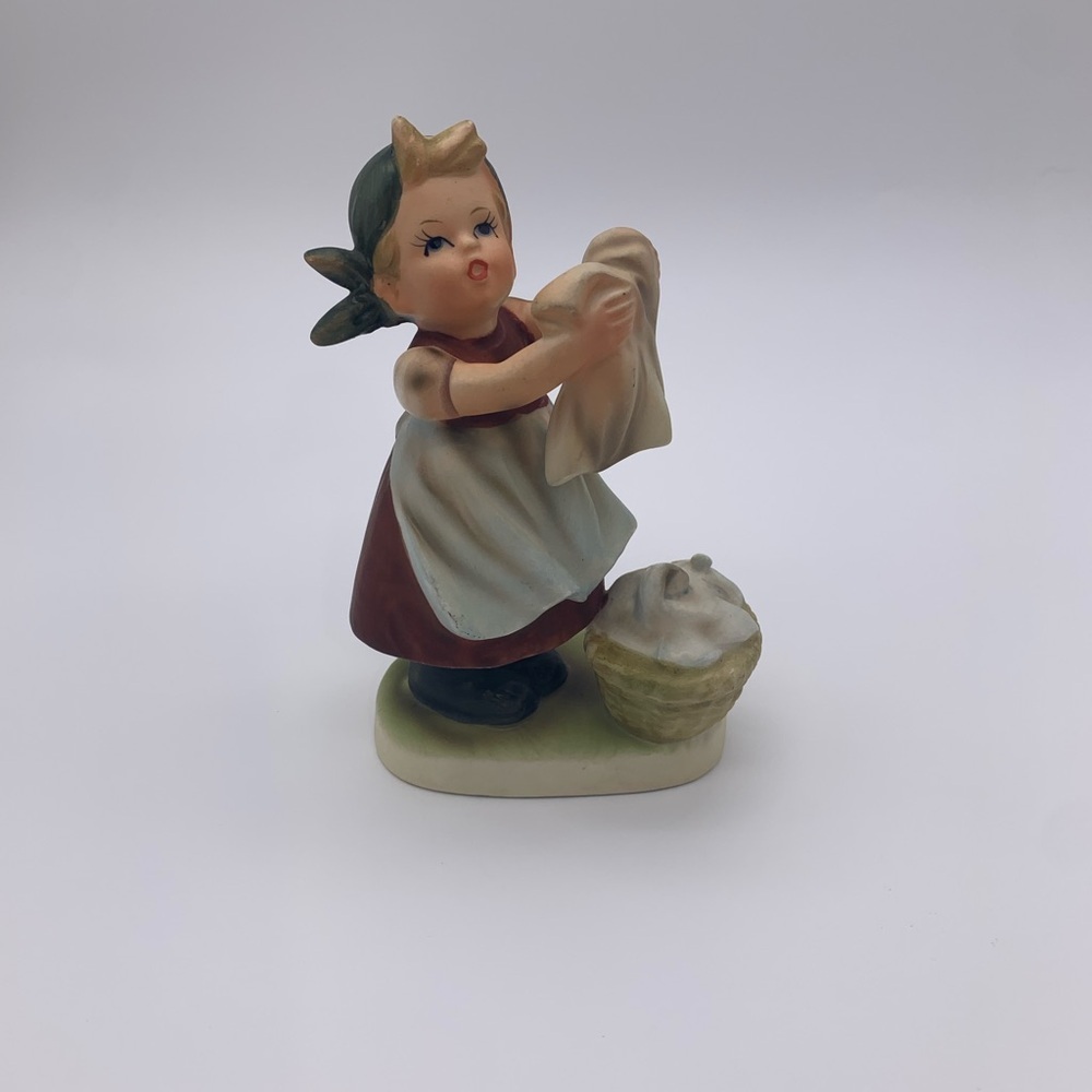 NAPCO WARE Japan Wash Day Girl Vintage Figurine # 8749 Red Dress Bandanna 6”